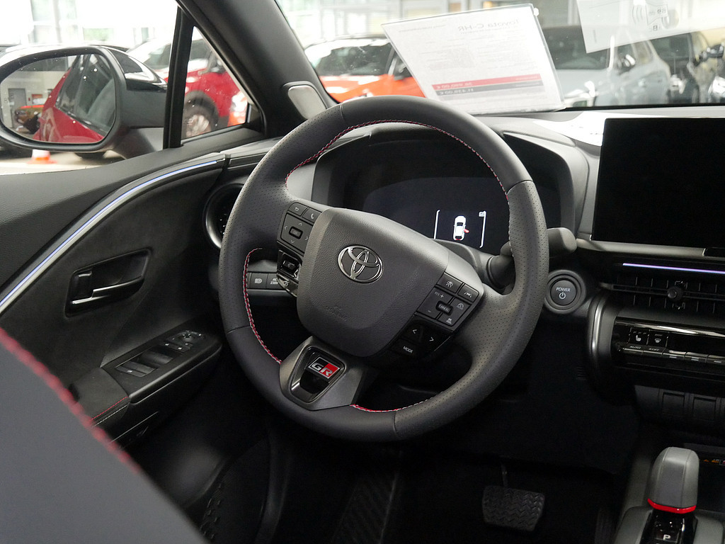 Fahrzeugansicht TOYOTA C-HR 2.0 Plug-In Hybrid FWD GR Sport - Bild 3