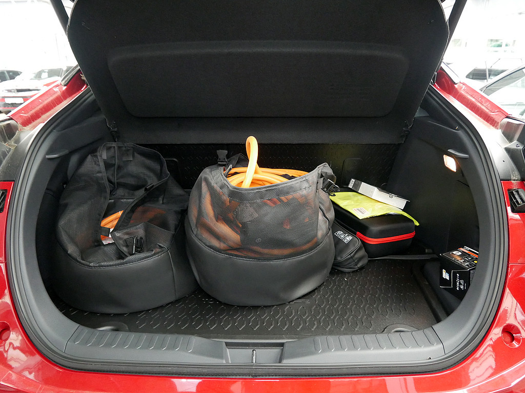 Fahrzeugansicht TOYOTA C-HR 2.0 Plug-In Hybrid FWD GR Sport - Bild 7
