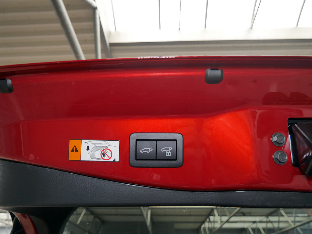 Fahrzeugansicht TOYOTA C-HR 2.0 Plug-In Hybrid FWD GR Sport - Bild 8