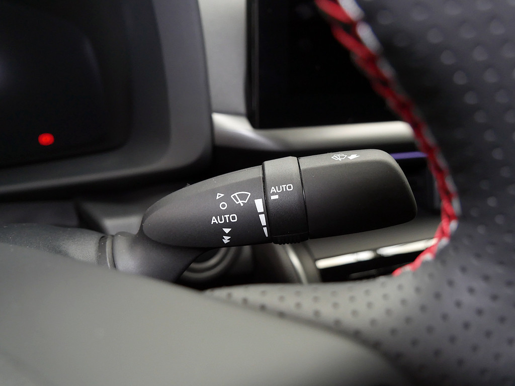 Fahrzeugansicht TOYOTA C-HR 2.0 Plug-In Hybrid FWD GR Sport - Bild 29