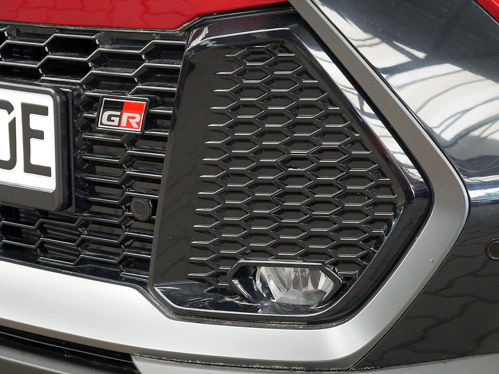 Fahrzeugansicht TOYOTA C-HR 2.0 Plug-In Hybrid FWD GR Sport - Bild 32