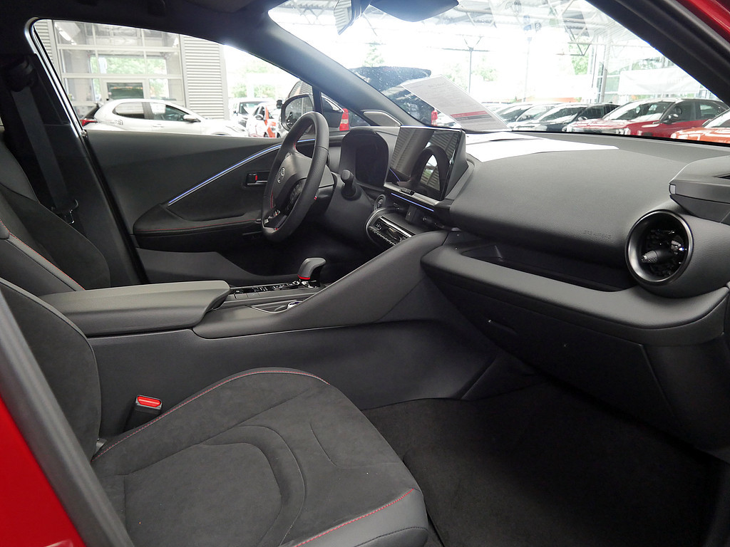 Fahrzeugansicht TOYOTA C-HR 2.0 Plug-In Hybrid FWD GR Sport - Bild 37
