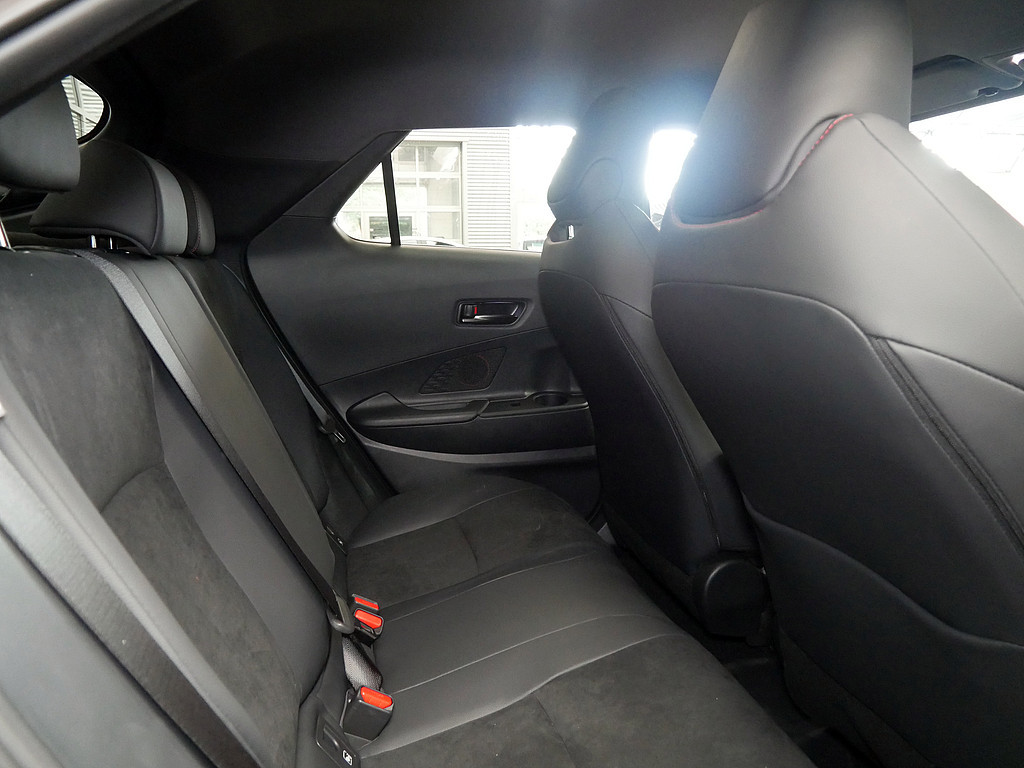 Fahrzeugansicht TOYOTA C-HR 2.0 Plug-In Hybrid FWD GR Sport - Bild 38