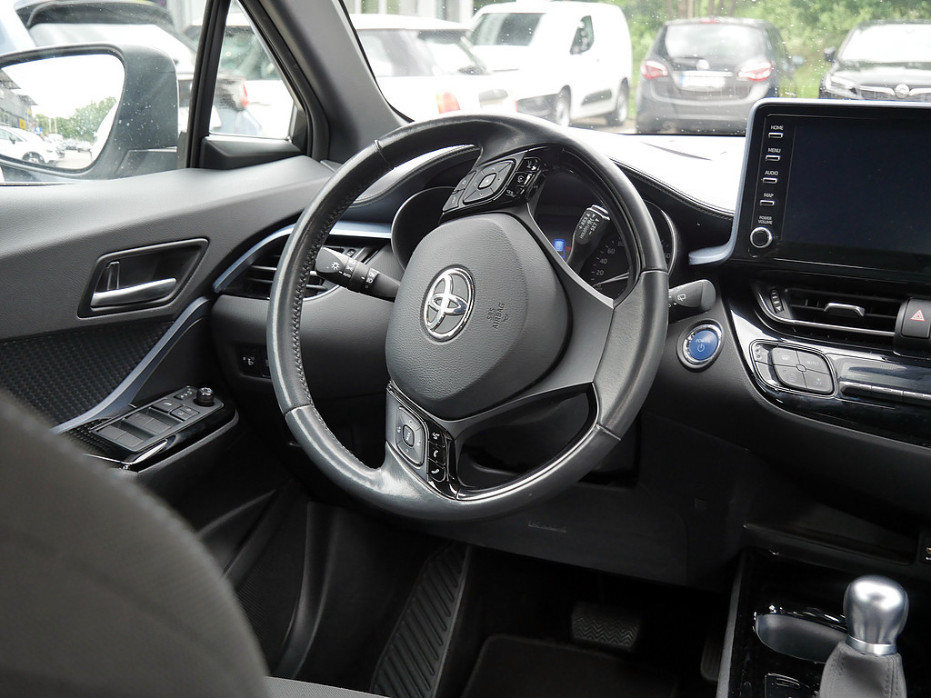 Fahrzeugansicht TOYOTA C-HR 2.0 Hybrid Team D - Bild 4