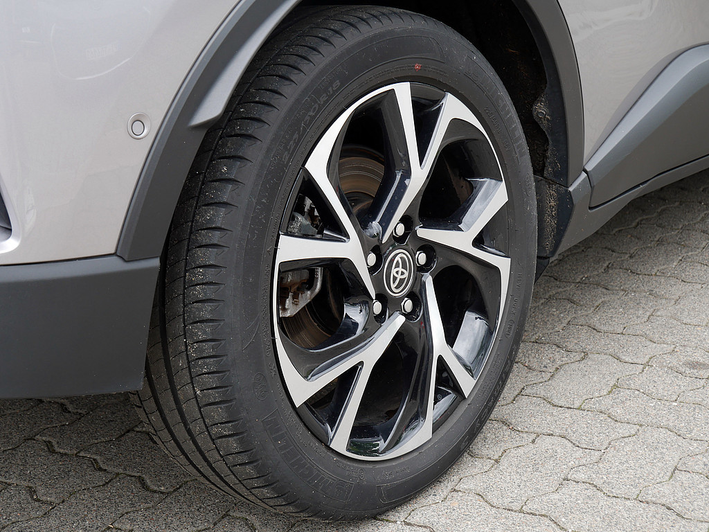 Fahrzeugansicht TOYOTA C-HR 2.0 Hybrid Team D - Bild 7