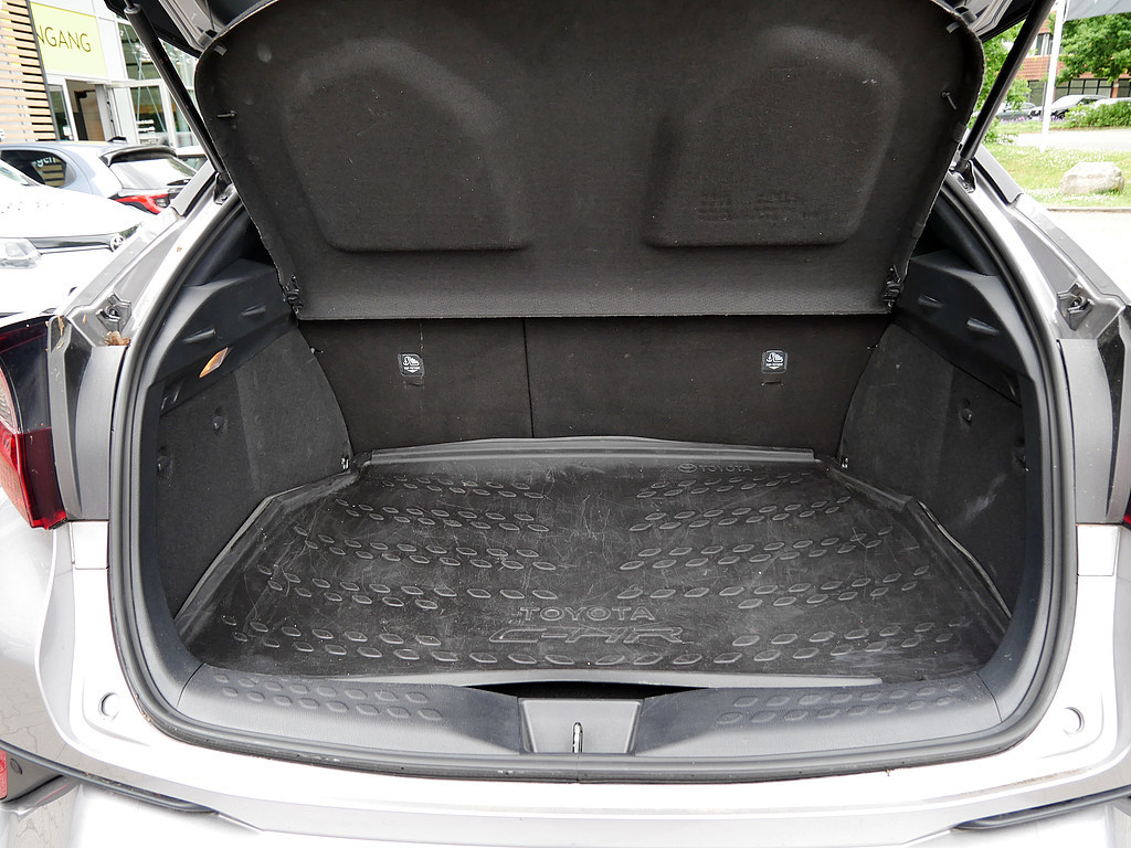 Fahrzeugansicht TOYOTA C-HR 2.0 Hybrid Team D - Bild 8