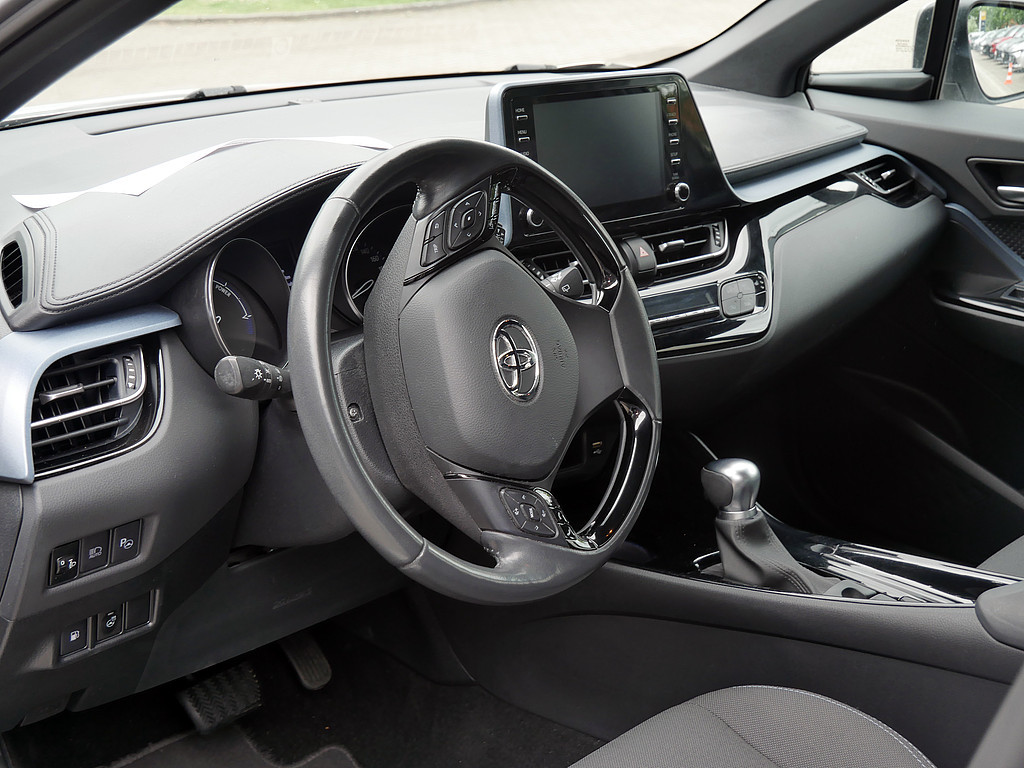 Fahrzeugansicht TOYOTA C-HR 2.0 Hybrid Team D - Bild 9