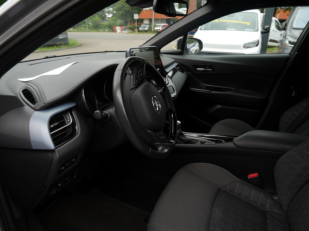 Fahrzeugansicht TOYOTA C-HR 2.0 Hybrid Team D - Bild 11