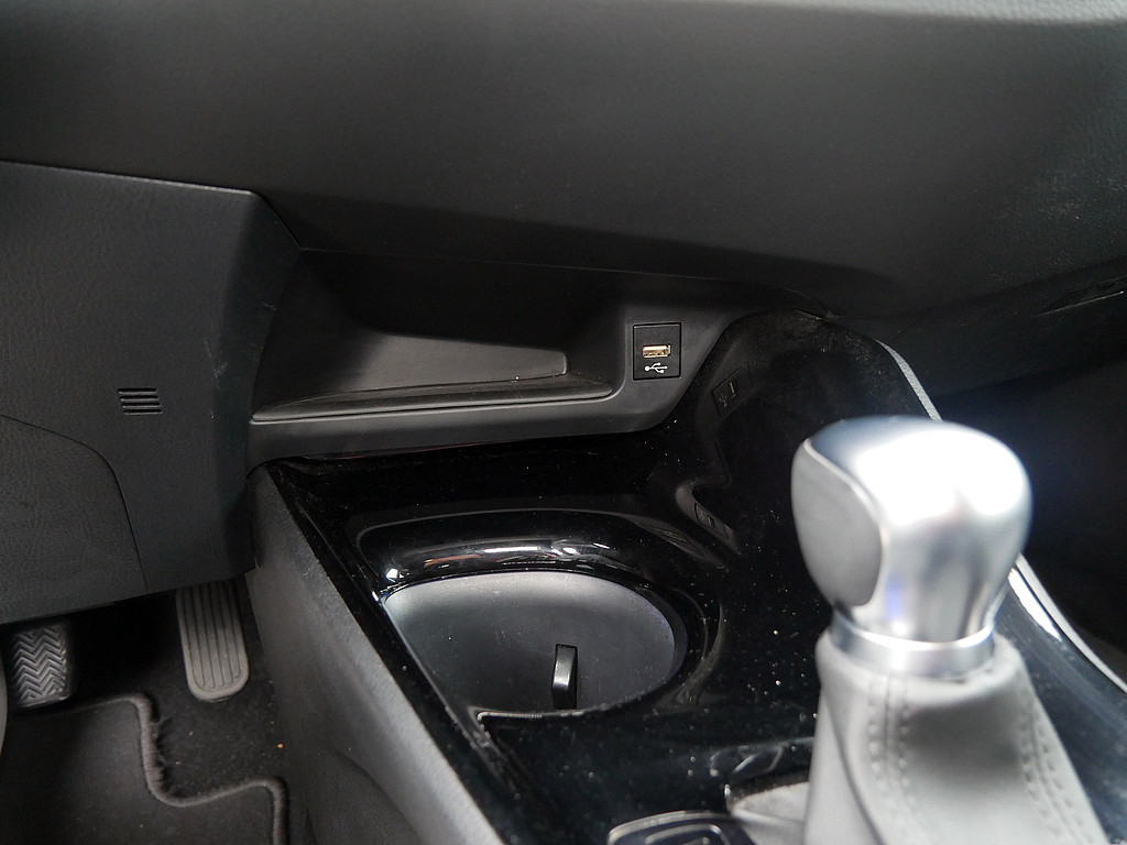 Fahrzeugansicht TOYOTA C-HR 2.0 Hybrid Team D - Bild 17