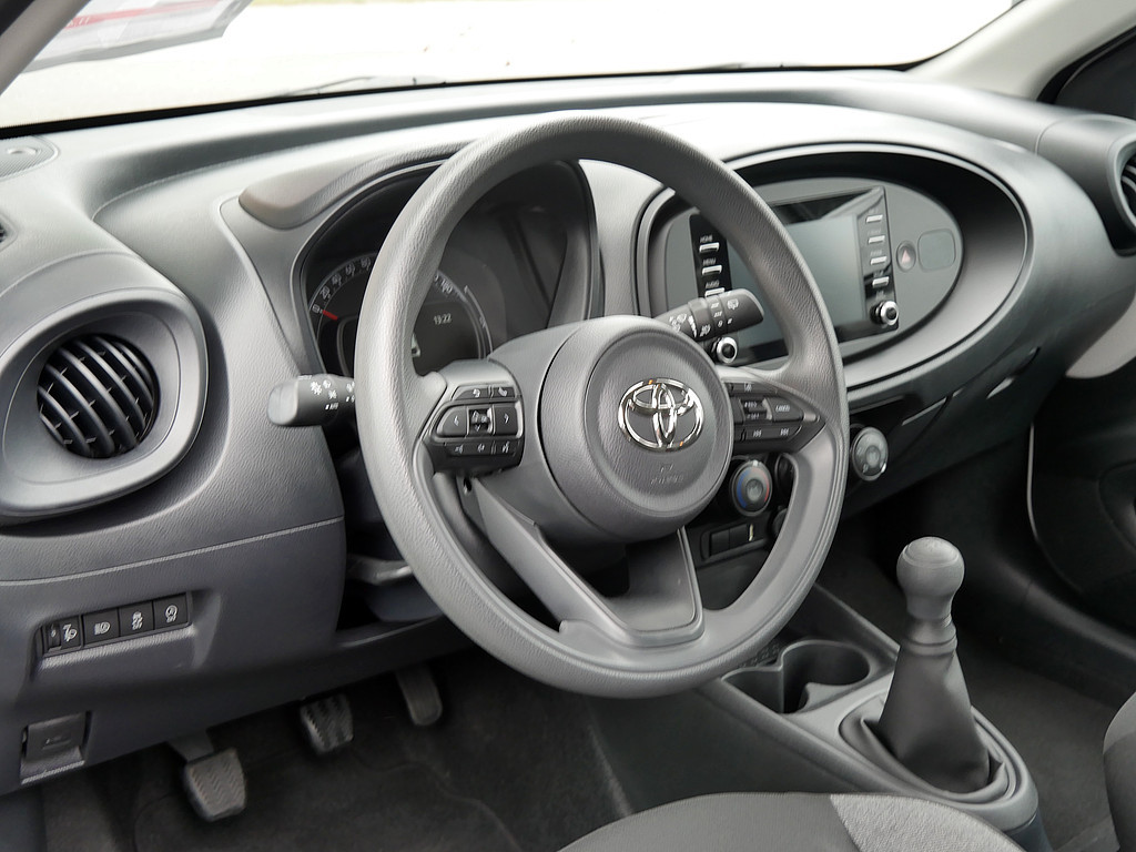 Fahrzeugansicht TOYOTA Aygo 1.0 X - Bild 6