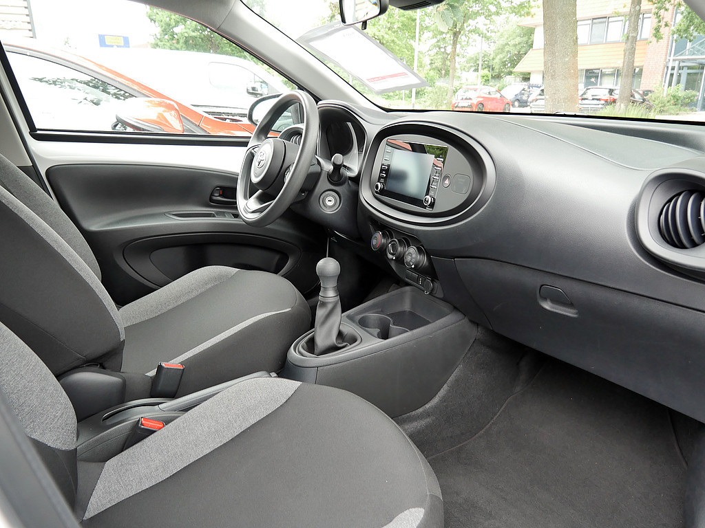 Fahrzeugansicht TOYOTA Aygo 1.0 X - Bild 23