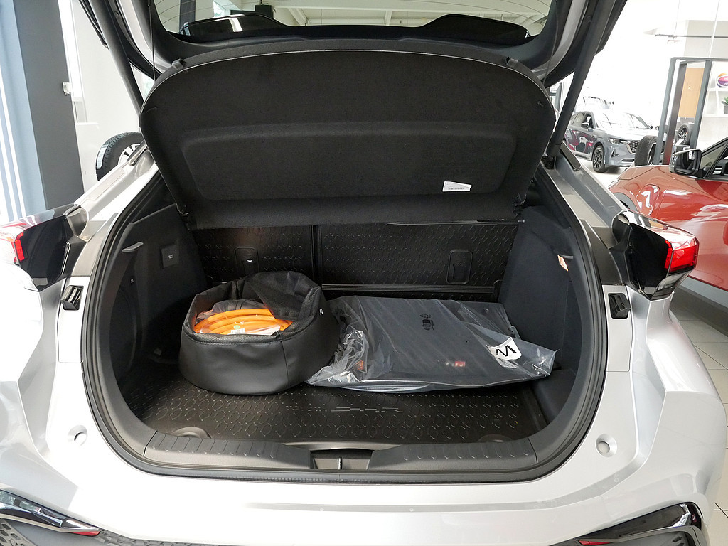 Fahrzeugansicht TOYOTA C-HR 2.0 Plug-In Hybrid GR Sport - Bild 9