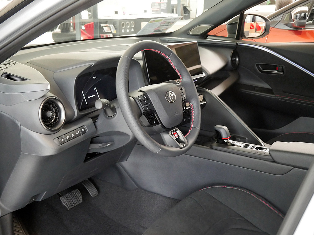 Fahrzeugansicht TOYOTA C-HR 2.0 Plug-In Hybrid GR Sport - Bild 11