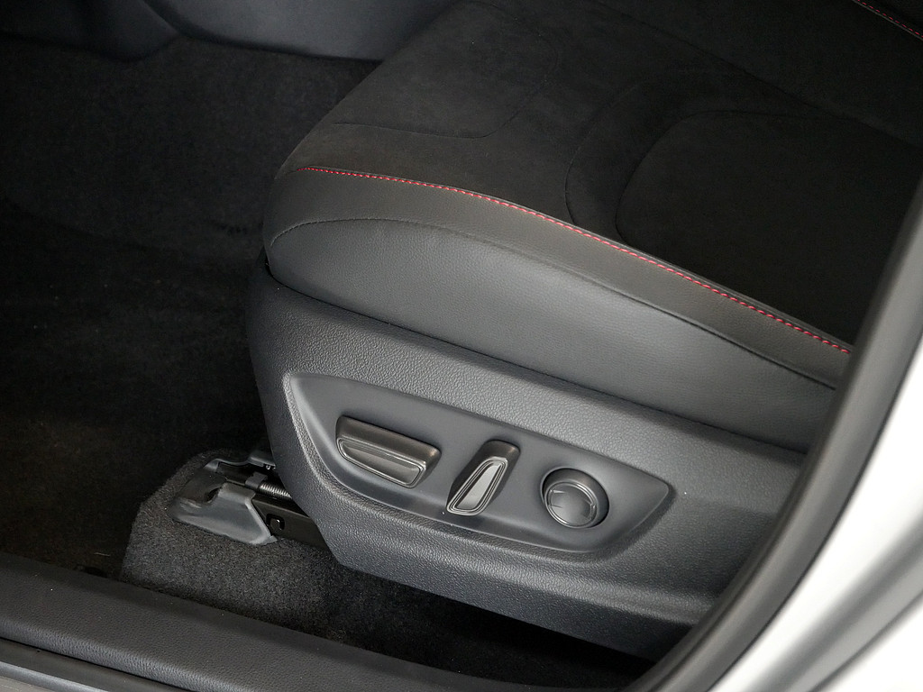 Fahrzeugansicht TOYOTA C-HR 2.0 Plug-In Hybrid GR Sport - Bild 15