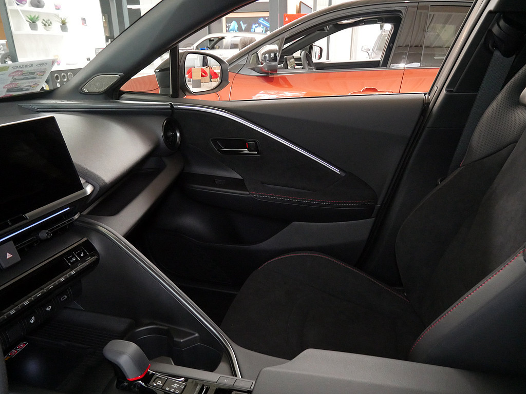 Fahrzeugansicht TOYOTA C-HR 2.0 Plug-In Hybrid GR Sport - Bild 32