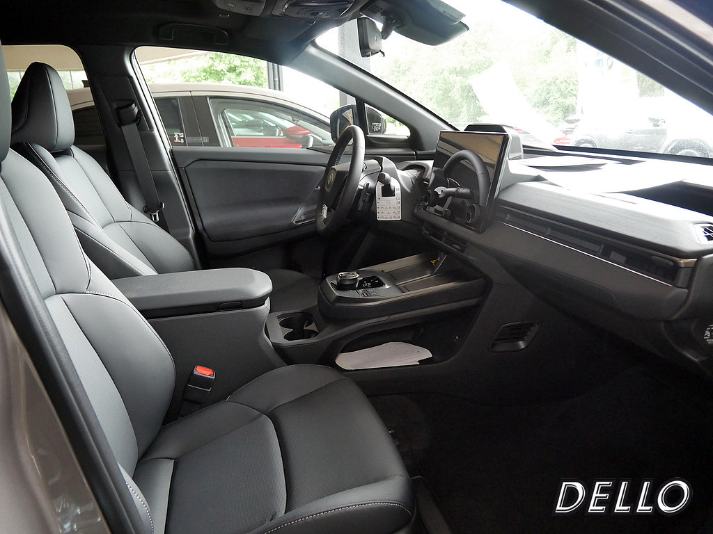 Fahrzeugansicht TOYOTA bZ4X AWD Lounge - Bild 32