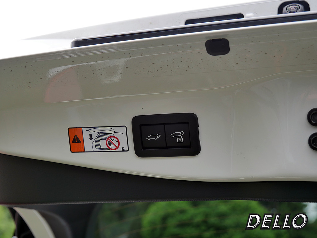Fahrzeugansicht TOYOTA C-HR 2.0 Plug-In Hybrid FWD Teamplayer - Bild 4