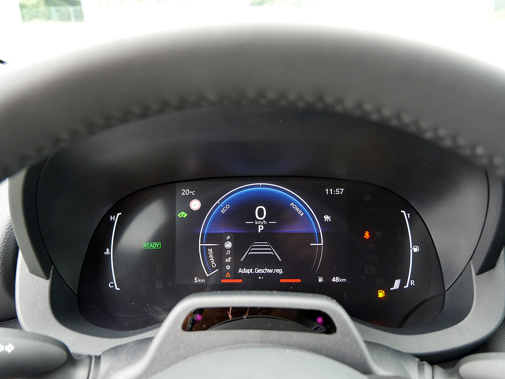 Fahrzeugansicht TOYOTA Yaris Cross 1.5 Hybrid FWD Teamplayer - Bild 20