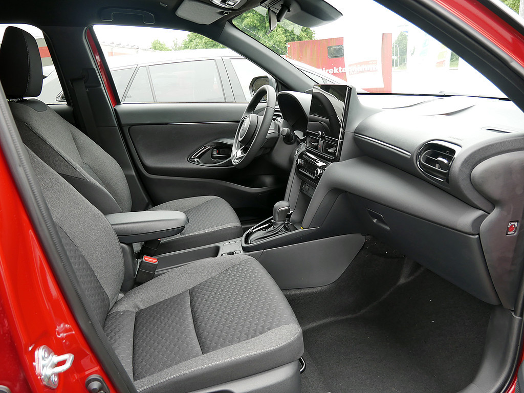 Fahrzeugansicht TOYOTA Yaris Cross 1.5 Hybrid FWD Teamplayer - Bild 32