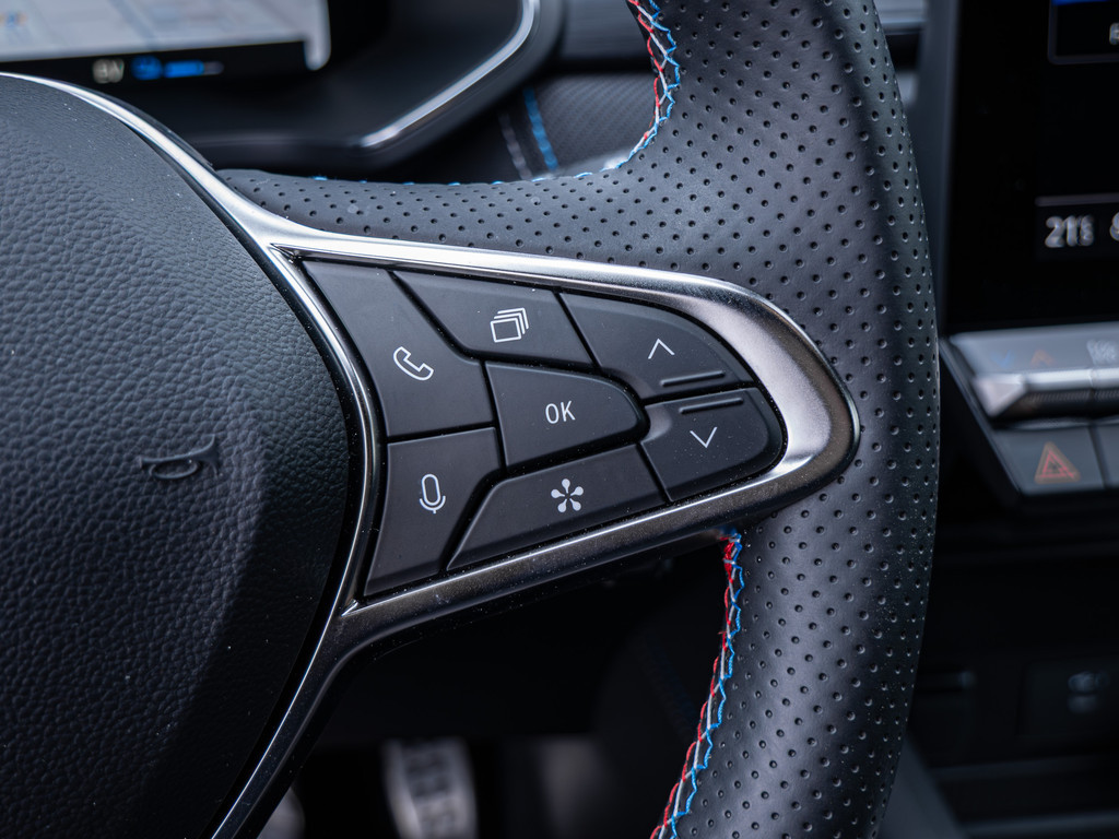 Fahrzeugansicht RENAULT Captur Phase 2 Esprit Alpine E-Tech Full Hybrid 145 - Bild 30