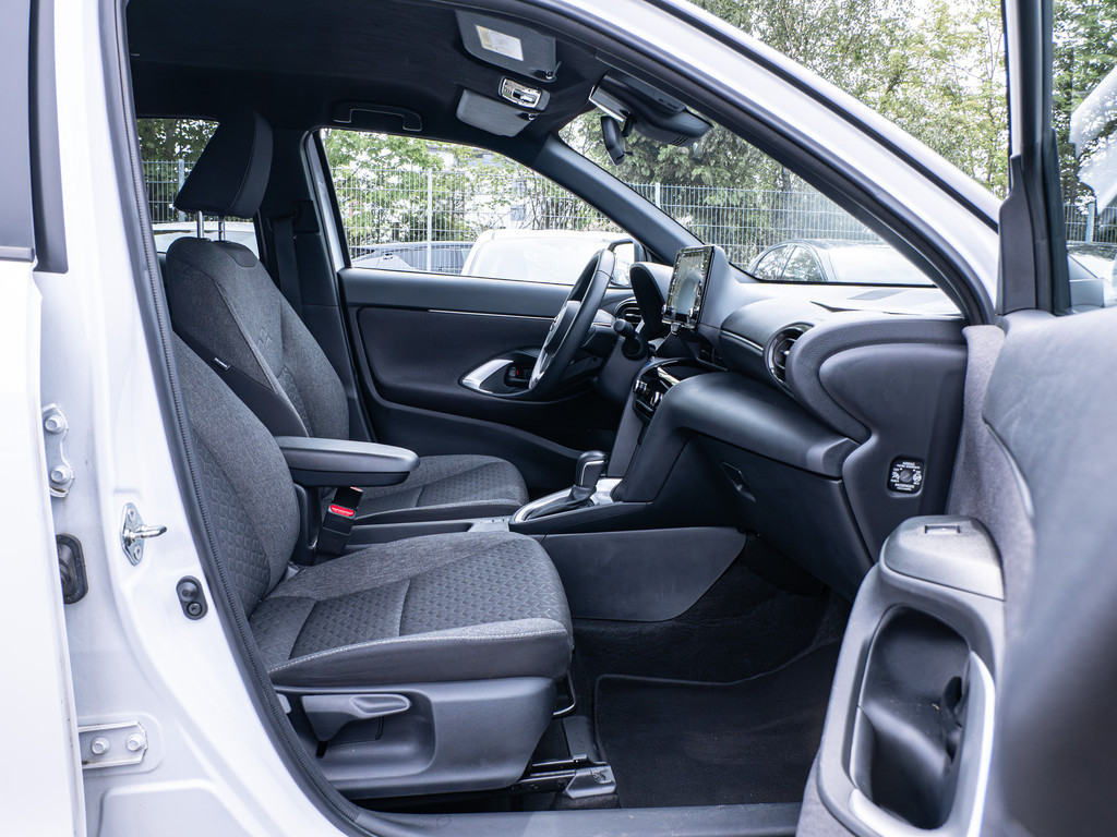 Fahrzeugansicht TOYOTA Yaris Cross Hybrid Team D - Bild 5
