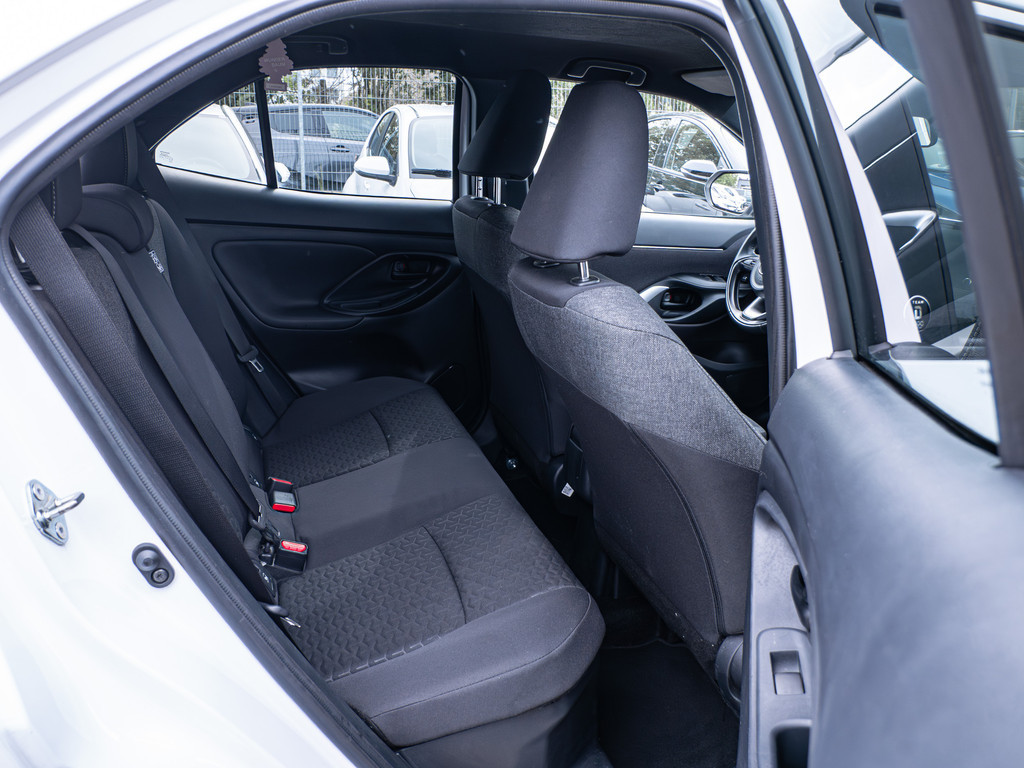 Fahrzeugansicht TOYOTA Yaris Cross Hybrid Team D - Bild 6