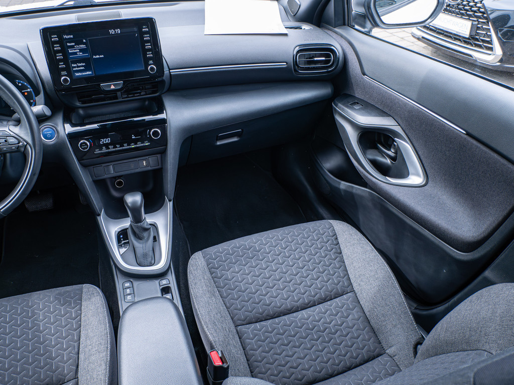 Fahrzeugansicht TOYOTA Yaris Cross Hybrid Team D - Bild 9