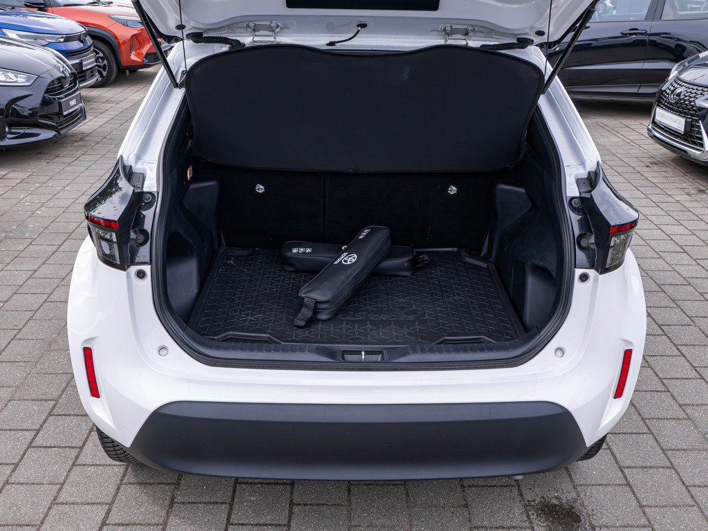 Fahrzeugansicht TOYOTA Yaris Cross Hybrid Team D - Bild 10