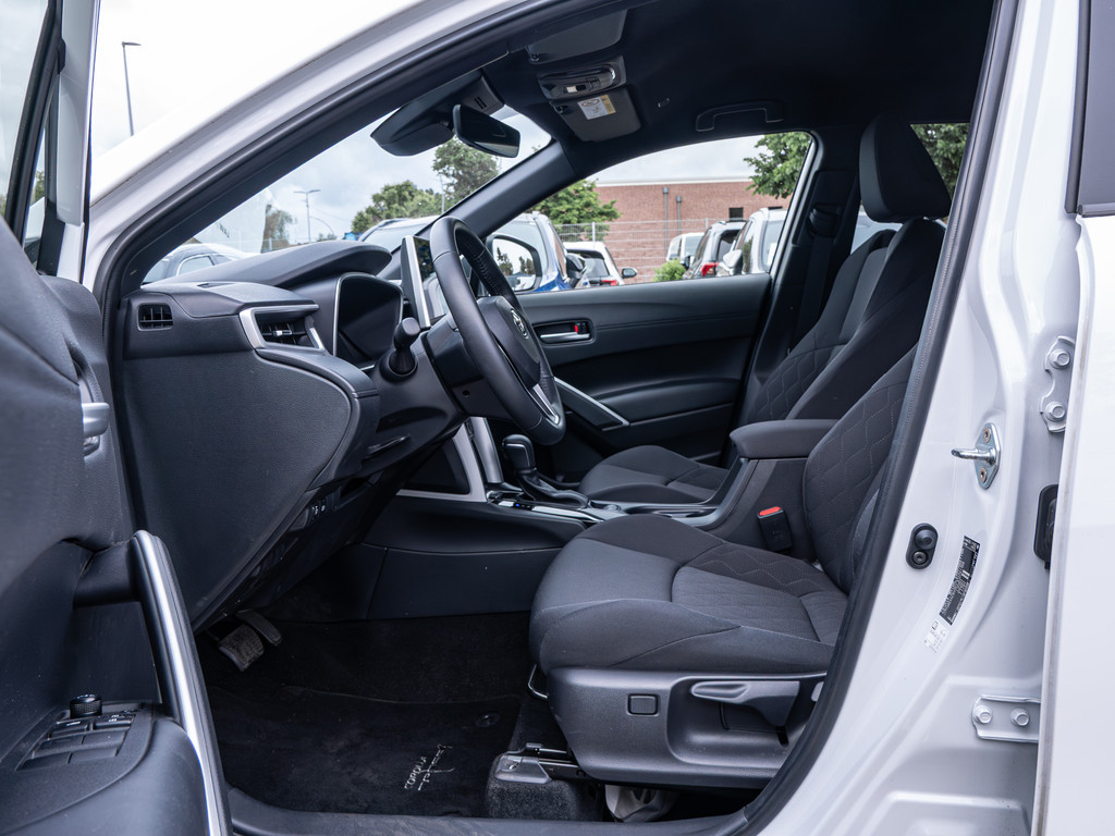 Fahrzeugansicht TOYOTA Corolla Cross 2.0 Hybrid Team D - Bild 2