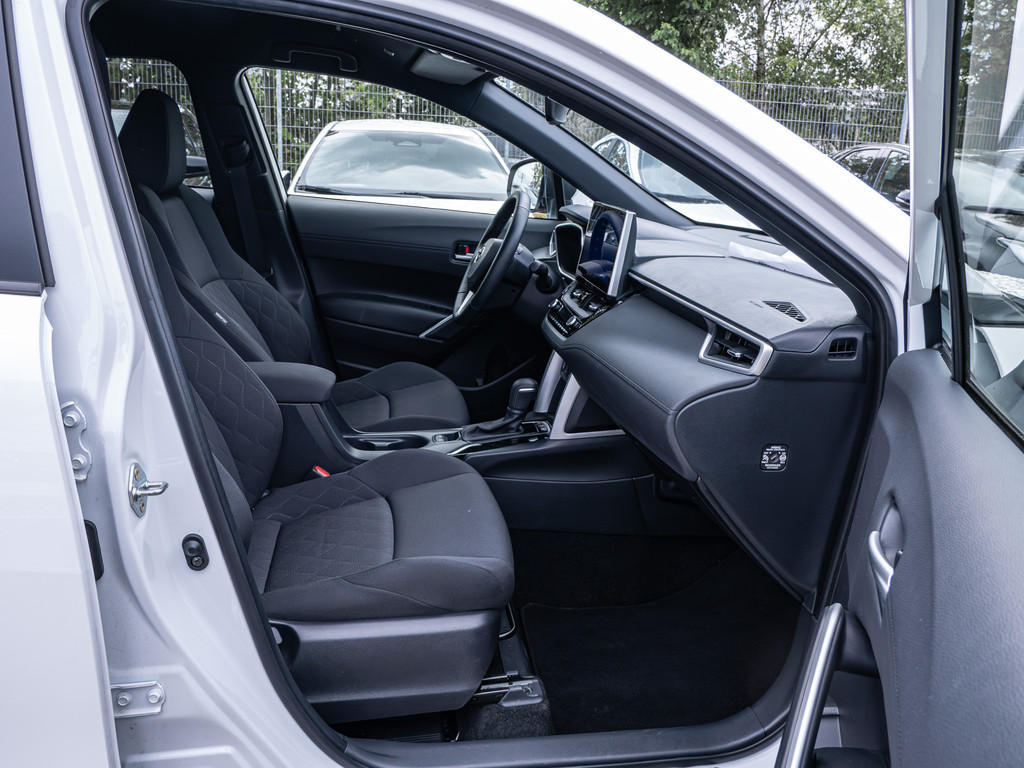 Fahrzeugansicht TOYOTA Corolla Cross 2.0 Hybrid Team D - Bild 3