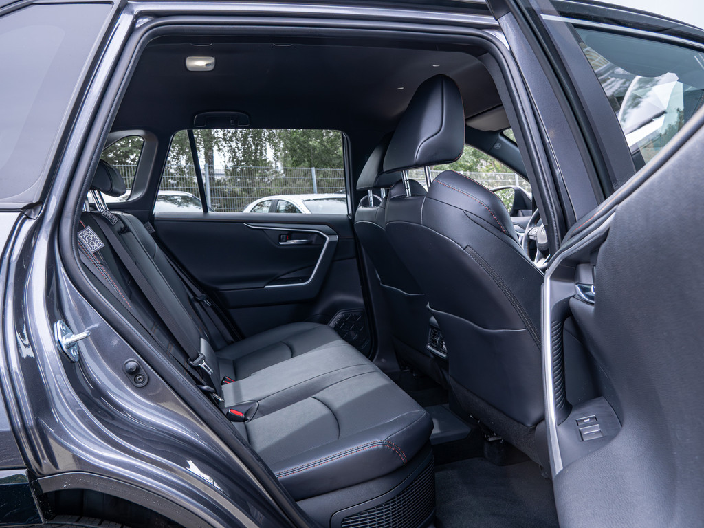 Fahrzeugansicht TOYOTA RAV4 2.5 Plug-in Hybrid 4x4 - Bild 6