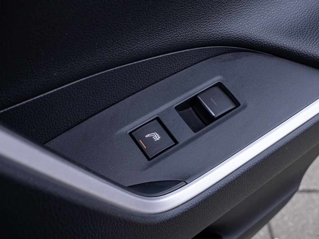 Fahrzeugansicht TOYOTA RAV4 2.5 Plug-in Hybrid 4x4 - Bild 10