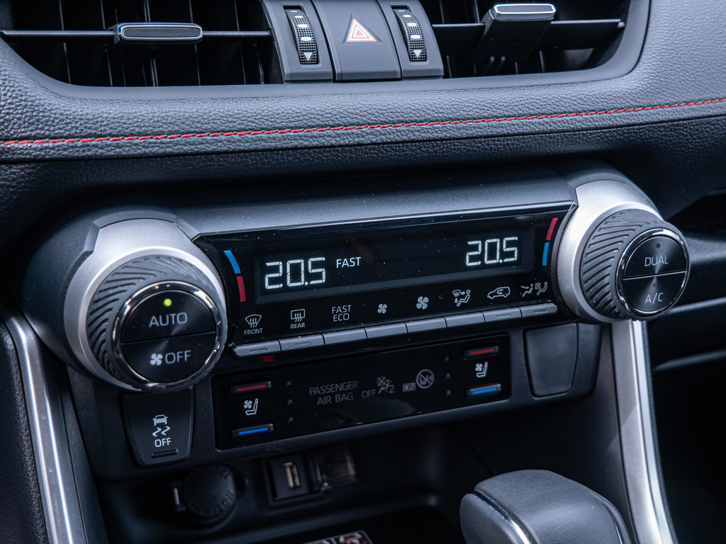 Fahrzeugansicht TOYOTA RAV4 2.5 Plug-in Hybrid 4x4 - Bild 21