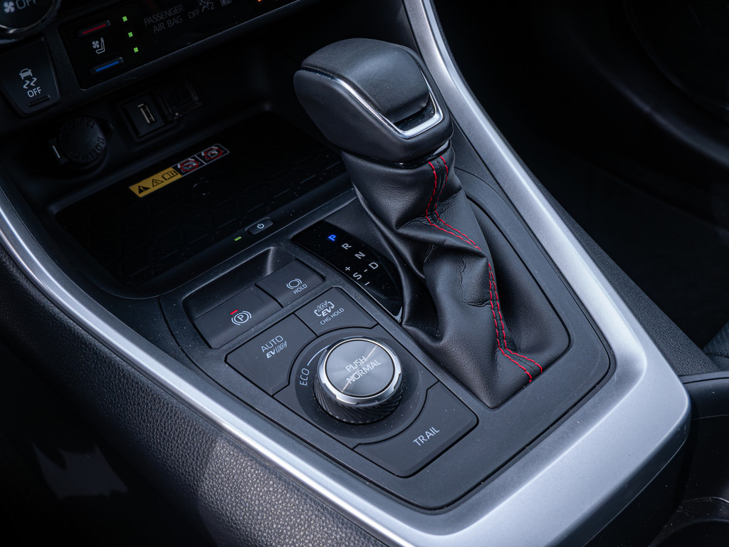 Fahrzeugansicht TOYOTA RAV4 2.5 Plug-in Hybrid 4x4 - Bild 25