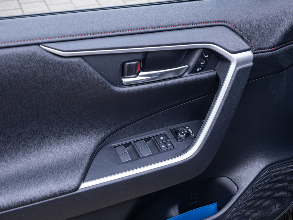 Fahrzeugansicht TOYOTA RAV4 2.5 Plug-in Hybrid 4x4 - Bild 42