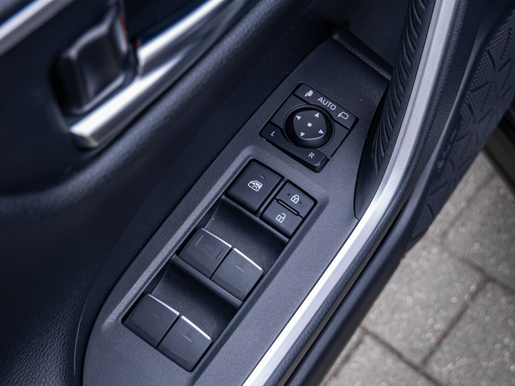 Fahrzeugansicht TOYOTA RAV4 2.5 Plug-in Hybrid 4x4 - Bild 43