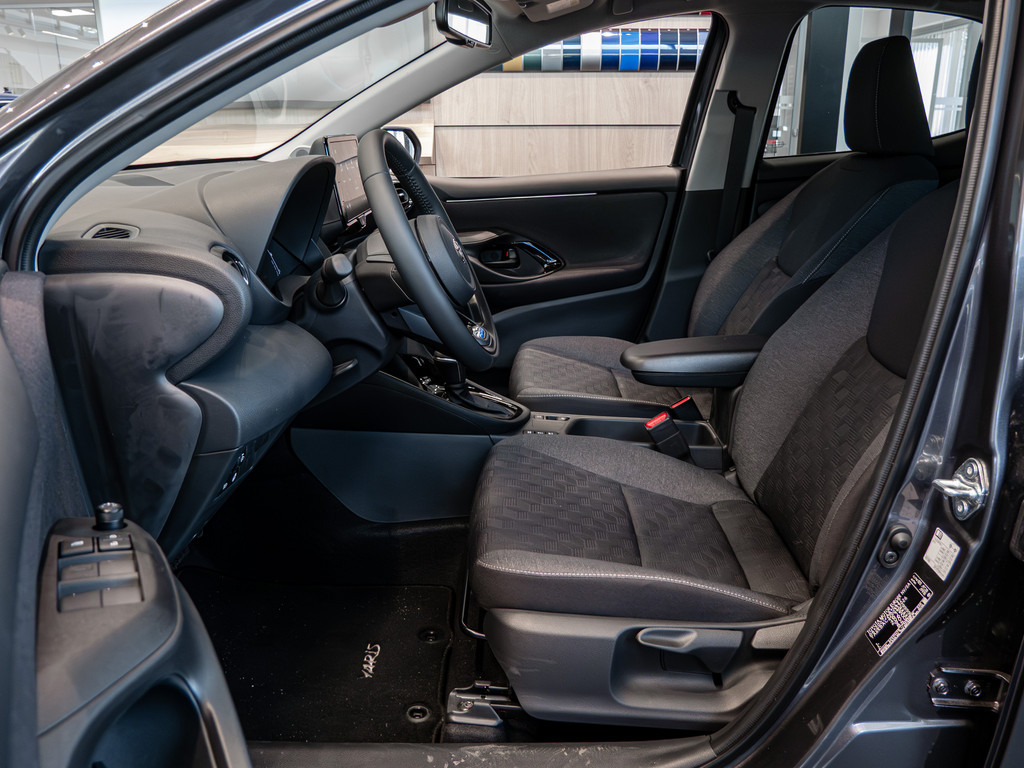 Fahrzeugansicht TOYOTA Yaris 1.5 Hybrid Teamplayer - Bild 38