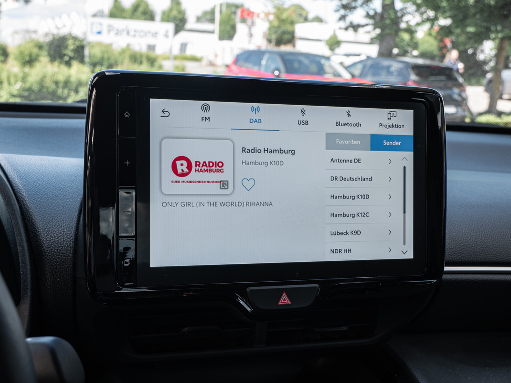 Fahrzeugansicht TOYOTA C-HR 2.0 Hybrid Team D - Bild 14