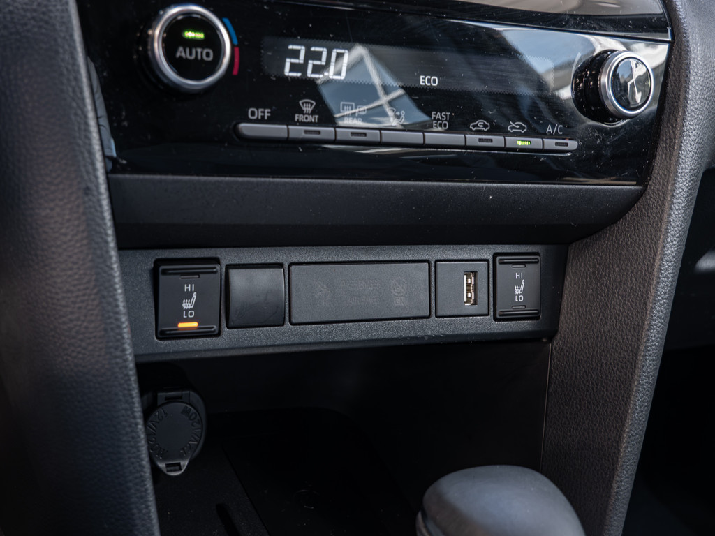 Fahrzeugansicht TOYOTA C-HR 2.0 Hybrid Team D - Bild 18