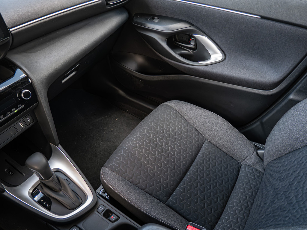 Fahrzeugansicht TOYOTA C-HR 2.0 Hybrid Team D - Bild 22