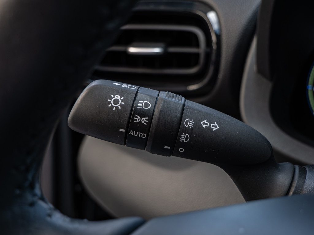 Fahrzeugansicht TOYOTA C-HR 2.0 Hybrid Team D - Bild 27