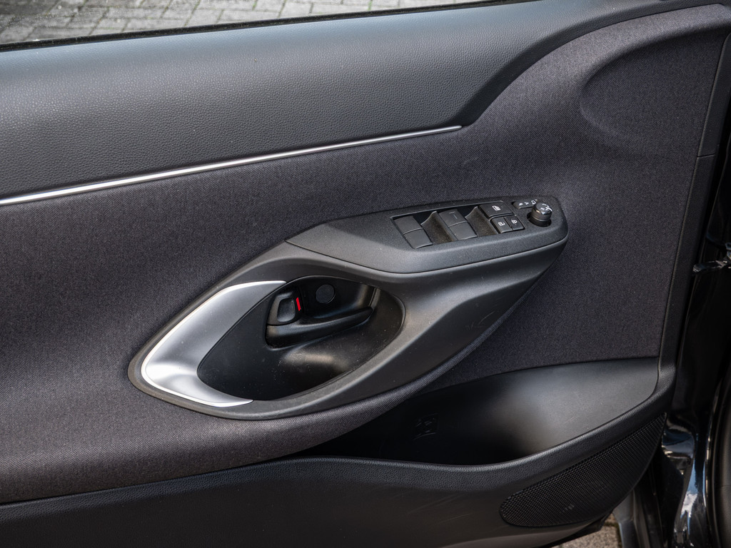 Fahrzeugansicht TOYOTA C-HR 2.0 Hybrid Team D - Bild 35
