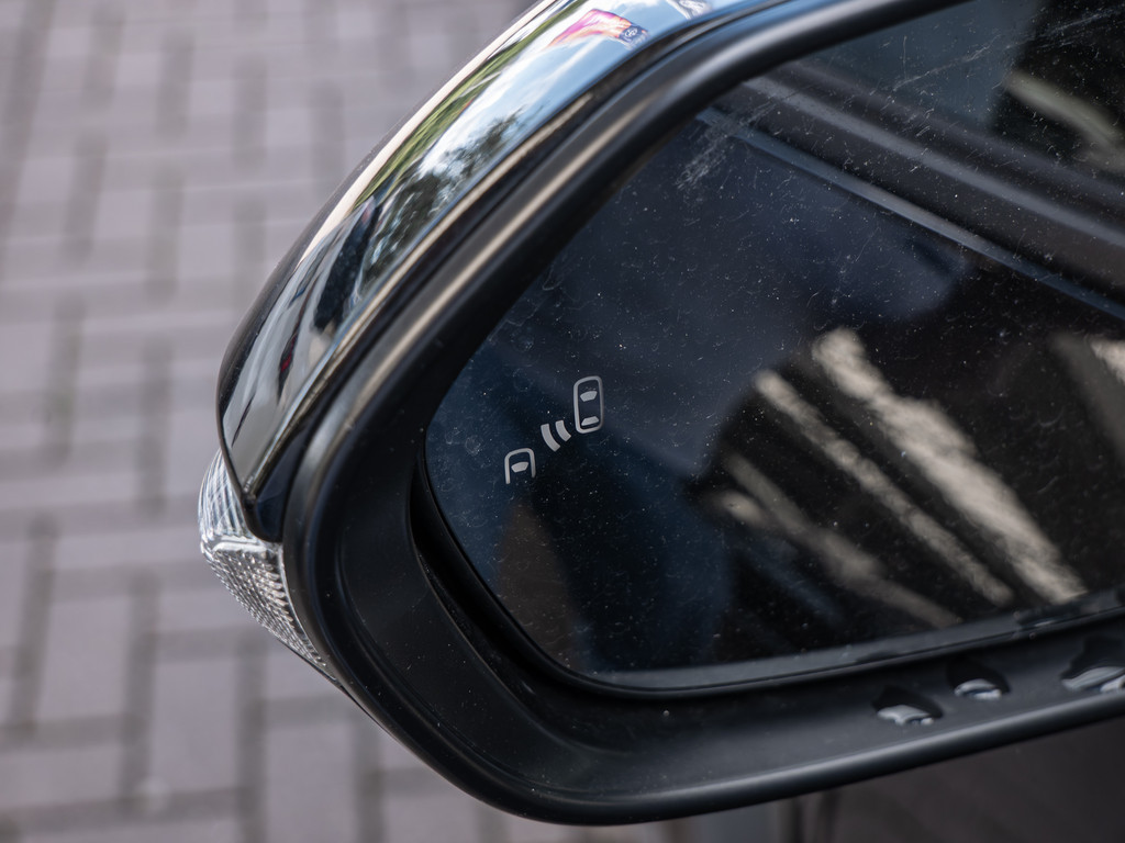 Fahrzeugansicht TOYOTA C-HR 2.0 Hybrid Team D - Bild 42