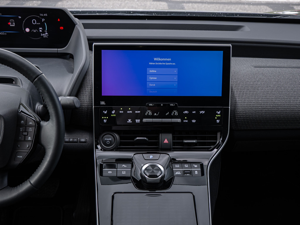 Fahrzeugansicht TOYOTA bZ4X Lounge - Bild 5