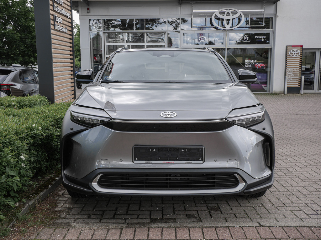 Fahrzeugansicht TOYOTA bZ4X Lounge - Bild 12