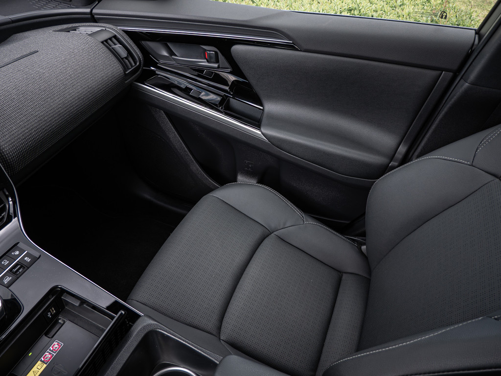 Fahrzeugansicht TOYOTA bZ4X Lounge - Bild 22