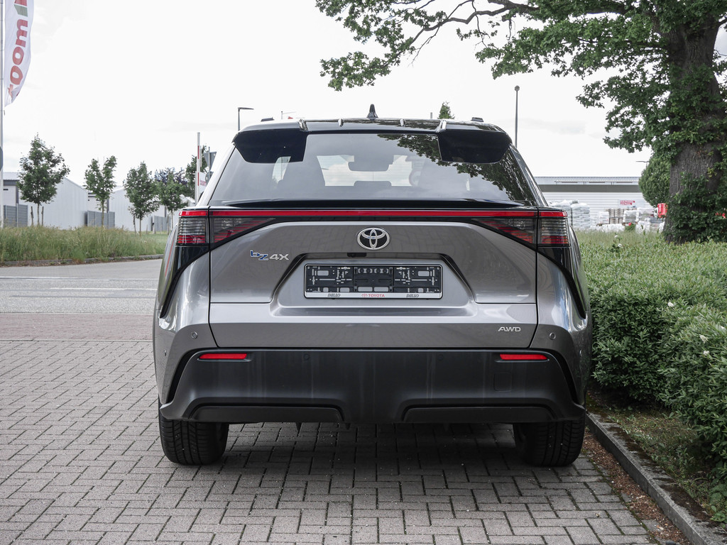 Fahrzeugansicht TOYOTA bZ4X Lounge - Bild 23