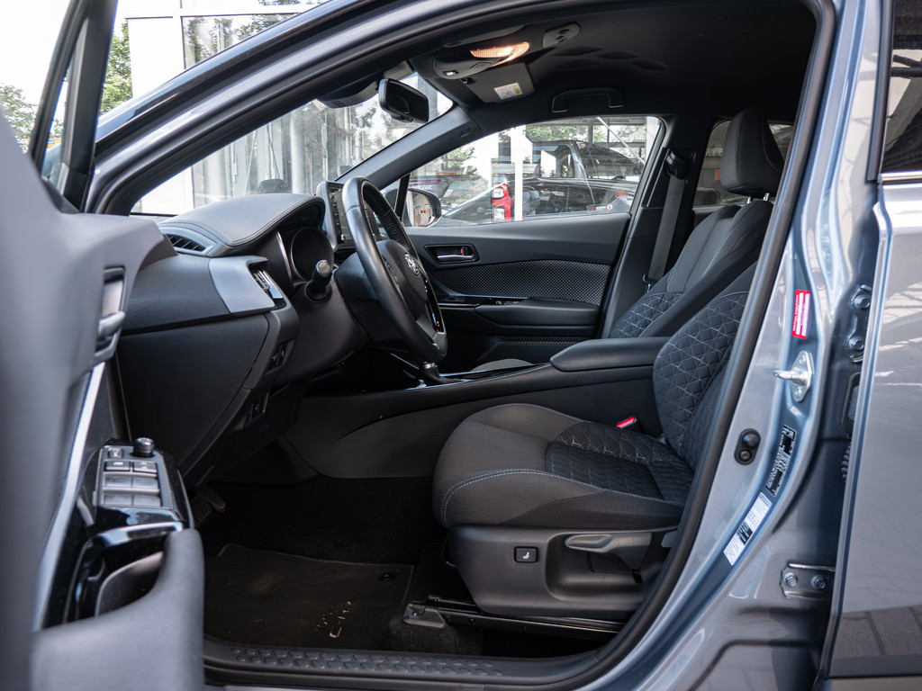 Fahrzeugansicht TOYOTA C-HR 2.0 Hybrid Team D - Bild 6