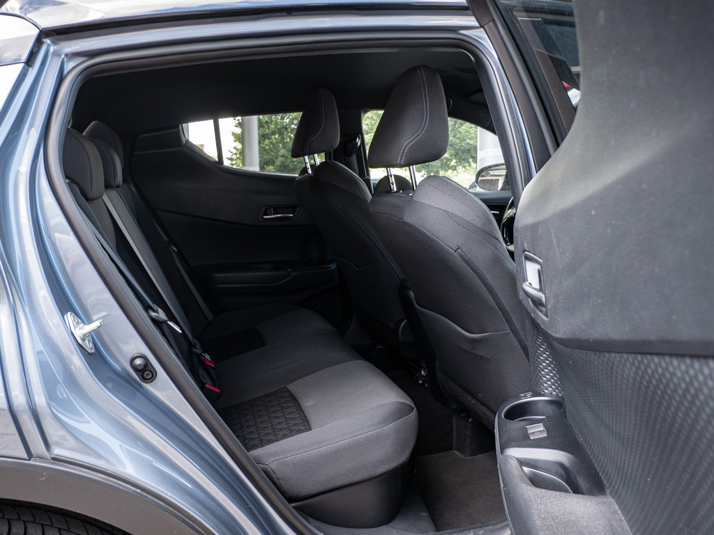 Fahrzeugansicht TOYOTA C-HR 2.0 Hybrid Team D - Bild 8