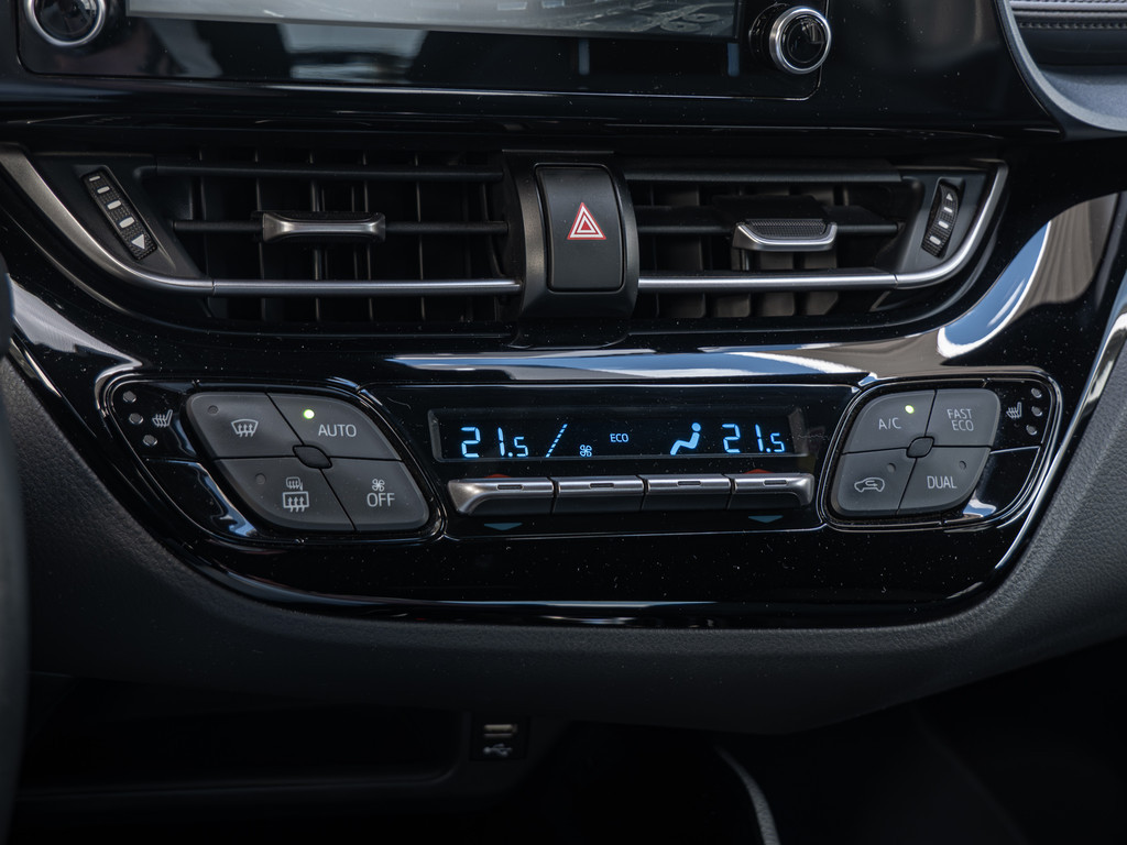 Fahrzeugansicht TOYOTA C-HR 2.0 Hybrid Team D - Bild 20